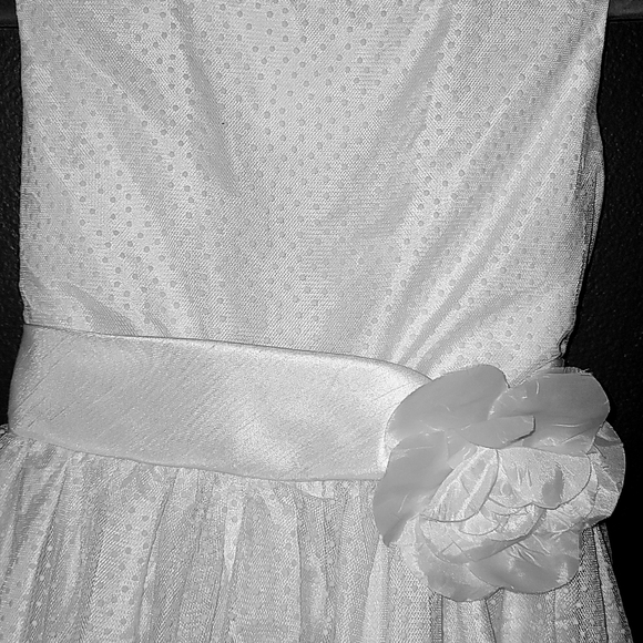 Rare Addictions White Flower Girl size 10 sleeveless, Long VERY Clean Classy - Picture 14 of 16